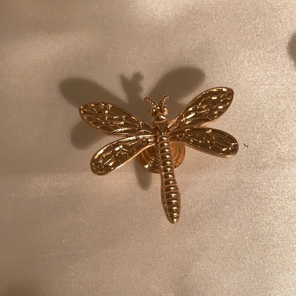 Stunning Dragonfly gold knobs. The knobs would look incredible on glass mirrored - Picture 1 of 7